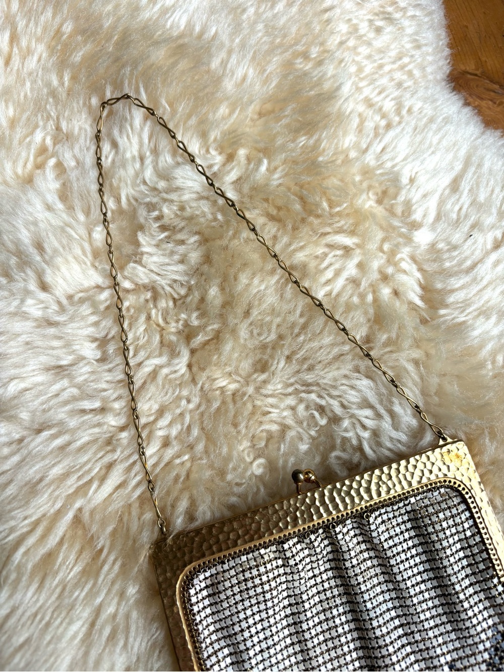 Antique 1920’s Whiting and Davis “Flapper” Evening Bag - Picture 4 of 9